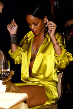 khadds:   This color on her skin  