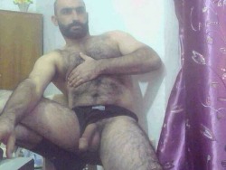 hairymacho:  http://hairymacho.tumblr.com/