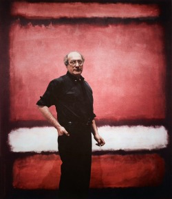 painters-in-color:Mark Rothko in front of his painting “No.7”,