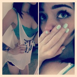 ixnay-on-the-oddk:  Went shopping and got my nails done ^.^ Relaxing