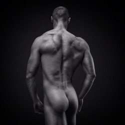 cpjphoto:  Twist of Fate. #built #beautiful #back #aesthetic