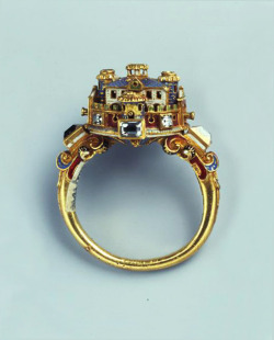 design-is-fine:  Ring with castle, second half of the 16th century.