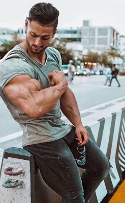 rippedmusclejock: I don’t know what is in the air in this city