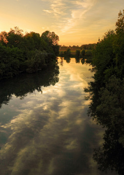 elorablue:  Good, old river… by Robyn Hooz on Flickr.