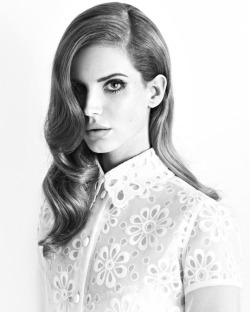 pinupgalore-lanadelrey:    VOTE for Lana to win Favorite Female