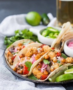 foodffs:  CAULIFLOWER TACOS WITH CHICKPEAS - VEGETARIANReally