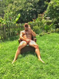 thegorglucas:  over40notdead:  No tanlines  Mmmm yes please.