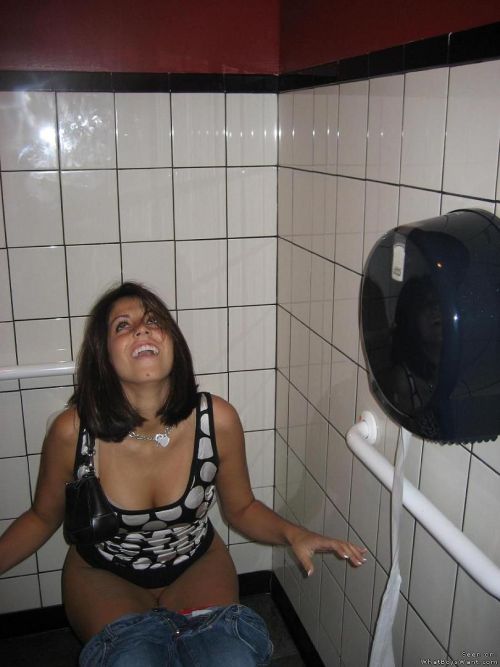 dimitrivegas:  Pooping!