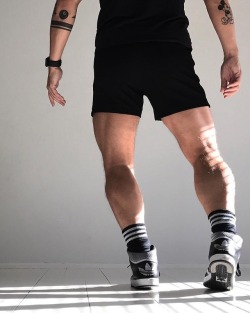 luz-natural: Calves are in the menu @marc_seventy