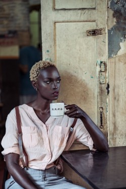 esiloves:  Questions with Ugandan Model Ramona Fouziah NanyombiRead