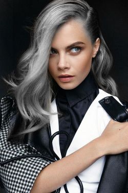 beeschillshit:  Gray Hair InspirationI been admiring gray hair