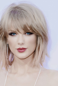 tayllorswifts: Words are everything to me. Words can build  me