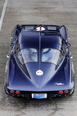 glamoramamama75:  itsbrucemclaren:    1963 Corvette Stingray