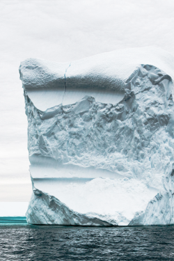 cknd:  GreenLand Ice Berg by Daniel Alford 