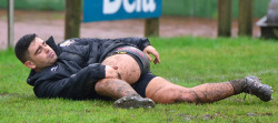 astonewalker:  roscoe66:  Rugby Men. That thigh will sustain