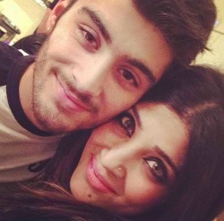 oyezayn:  Zayn with his aunty on his 21th birthday! 