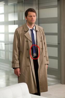 Guys I’ve just noticed Cas has his tie the opposite way…. 