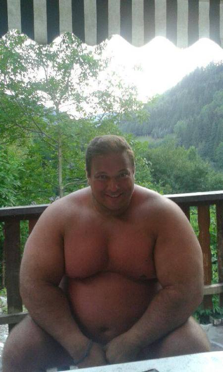 mikebigbear:I want  Hug me and don’t ever stop
