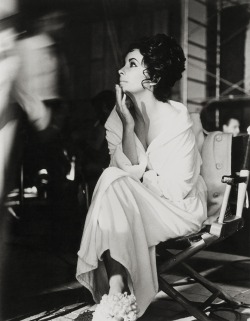 the60sbazaar:  Elizabeth Taylor on the set of Cleopatra  