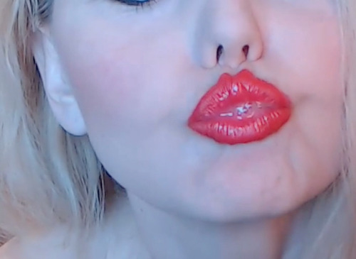 Beautiful lips on this russian grannyhttp://www.bangmecam.com/chat/CUTEWOMAN