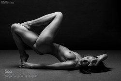 eroticart-photos:  bodyscape Black and White