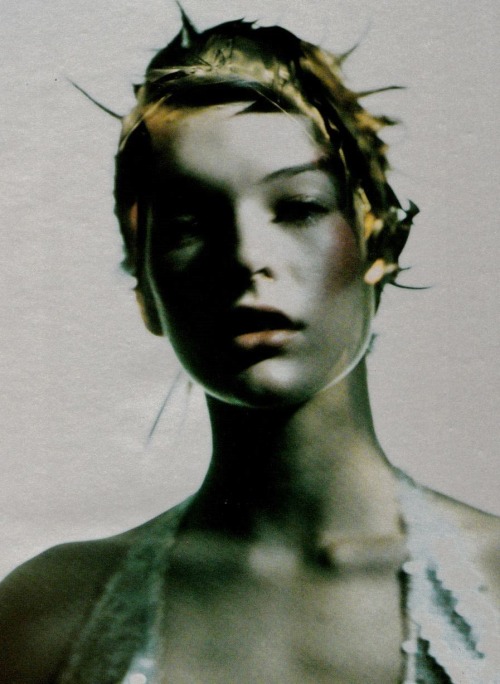 sowhatifiliveinkyushu:Milla Jovovich (1998)© Paolo Roversi