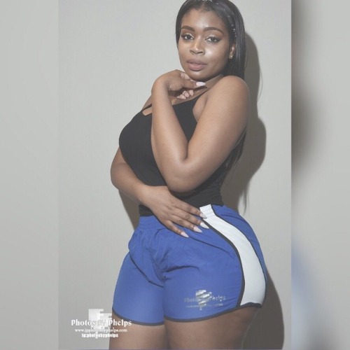 Photos by Phelps ..now branded with shorts!! London Cross  @mslondoncross  she was being cheeky . Shorts designed and printed by Dame @damesarts . #sexxxy #hourglass #photosbyphelps #curvy #busty #baltimore #tshirt #baltimore #stacked #booty #sistah #clea