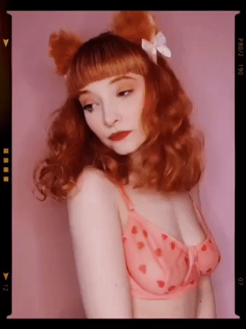 strawberrybabyfox:am i that girl that you dream of? 🍒get me