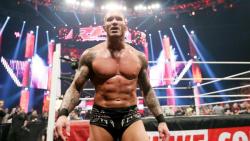 rwfan11:  fcwwecl:Se pospone el regreso de @RandyOrtonloverforlife