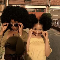 ecstasymodels:    Afro Puff Squad💁🏽 😂     #NnexNne 