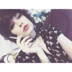 ashtray-princess:  i feel cute  Cute :)