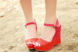 tbdressfashion:  Preppy Style Lovely Red Joint Wedge Heels Peep