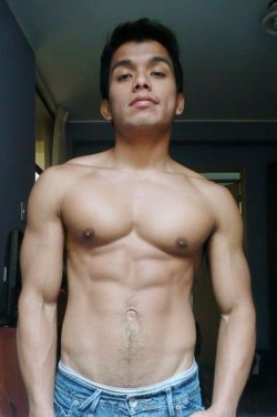 hombresuniversales:  soccerboy82peru:  Diganle a este peruanito