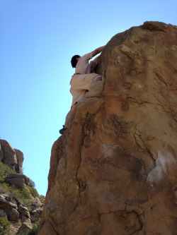 Outdoor climbing with friends!! It’s insanely hot and we’re