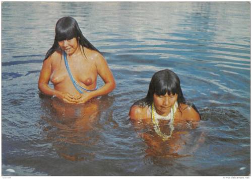 Yawalapiti Brazilian women, via Delcampe.   “laulapiti” young girls on the Tuatuari River. Native reserve of Xingu.