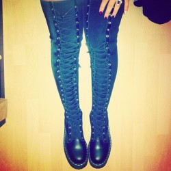 neumia:  These thigh Doc’s are kinda cool, yes or no? Lol #thighhighboots