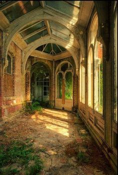 sixpenceee:  Photos of abandoned places by Benjamin Wiessner