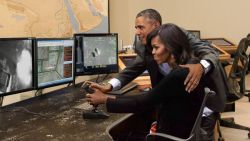 Obama Gently Guides Michelle’s Hand As She Maneuvers Drone