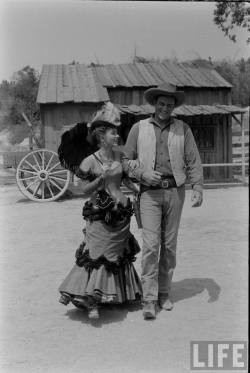 electronicsquid:  Amanda Blake and James Arness (Allan Grant.