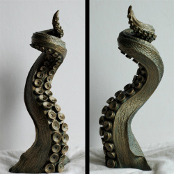fhtagn-and-tentacles: TENTACLES CANDLESTICK HOLDERS by Dellamorte
