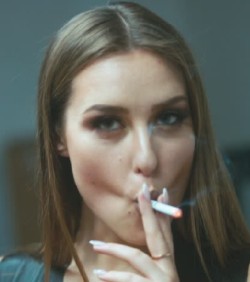 SmokingWomen