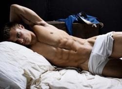  #malemodel http://bit.ly/13jGy7m— JasonK PnV addict!!! (@jasonk27)