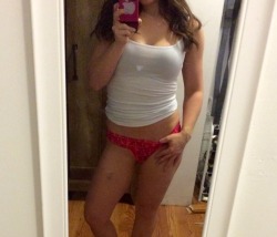 youngpanties:  Spending some much needed time in a bra and panties