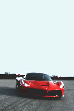 avenuesofinspiration:  La Ferrari Drift | Original Gif © | AOI