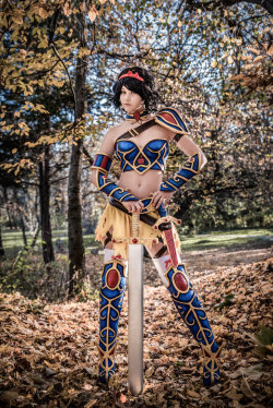 hotcosplaychicks:  Snow White Battle Princess by adenry Check