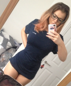 bellevixen:  Boyf thinks I wear his clothes much better than