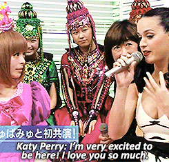 tokomon:  hello-katy: Katy meets Kyary @ Music Station, Tokyo