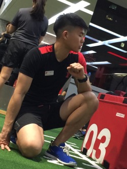 sgboyssss: Cute PT from fitness first.. anyone know him? @sgsexyboys