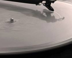 vinylespassion:  Ice Records by Katie Paterson. Katie Paterson