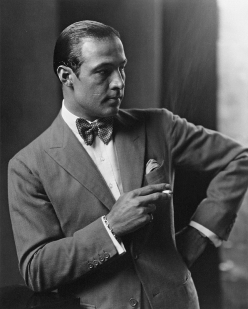 twixnmix: Rudolph Valentino photographed by Edward Steichen for